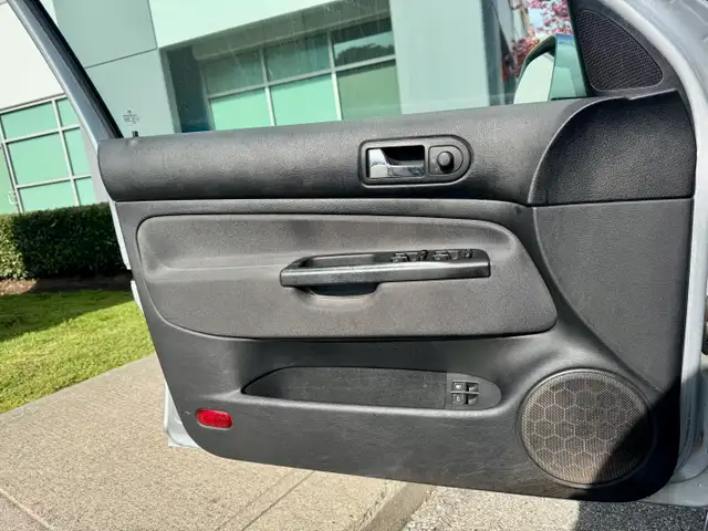 2009 Volkswagen CITY GOLF HB AUTOMATIC A/C LOCAL BC 144,000KM - Photo 11