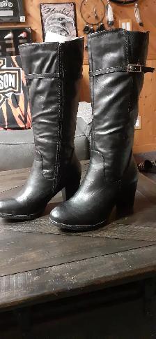 Woman's Vangelo Boots