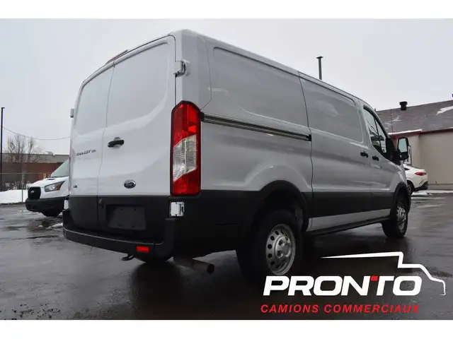 2021 Ford Transit Cargo Van AWD  T-150 130WB  Séparateur & T - Photo 11