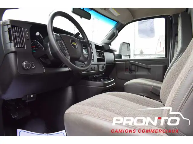2025 Chevrolet Express Commercial Cutaway V8 6.6L  14 Pieds - Photo 14