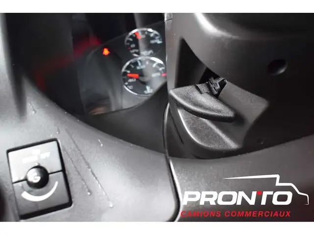 2025 Chevrolet Express Commercial Cutaway V8 6.6L  14 Pieds - Photo 18