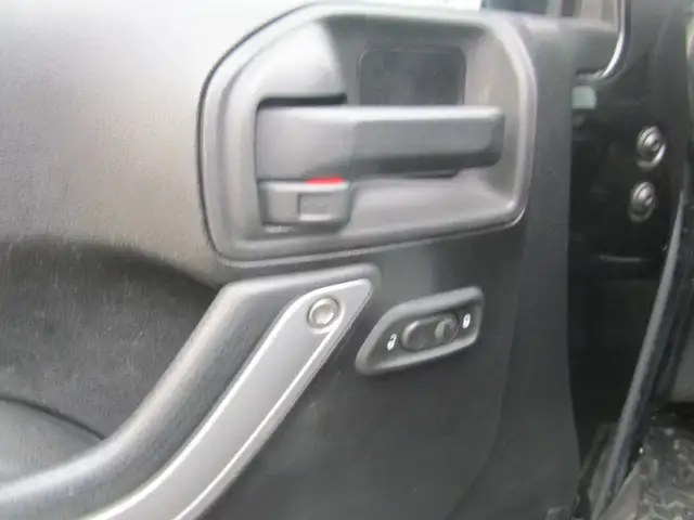 Jeep Wrangler Unlimited 4WD 4dr Sahara cuir body lift financemen - Photo 13