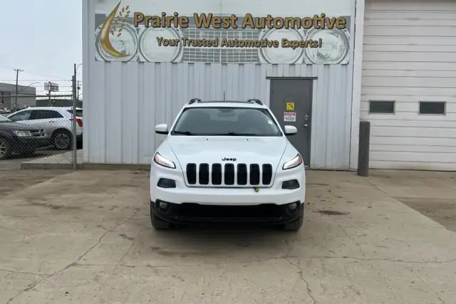 2017 Jeep Cherokee Limited 4WD - No Accident - Photo 2