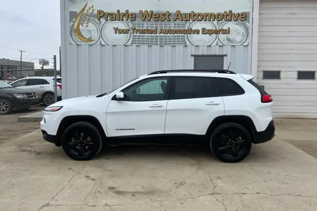 2017 Jeep Cherokee Limited 4WD - No Accident - Photo 7