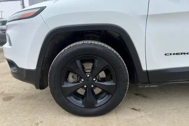 2017 Jeep Cherokee Limited 4WD - No Accident - Photo 10