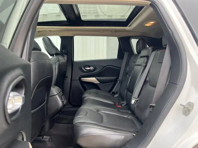 2017 Jeep Cherokee Limited 4WD - No Accident - Photo 12