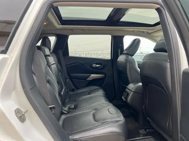 2017 Jeep Cherokee Limited 4WD - No Accident - Photo 14