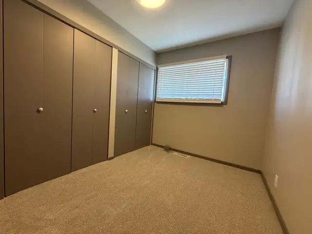 Main Level in Jasper Place with Great Incentive and Pet Friendly - Photo 7