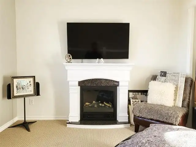 Duplex in Spacious 4‑Bedroom Duplex • 3.5 Baths • Double Garage - Photo 8