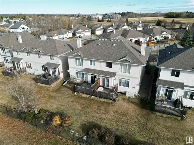 Duplex in Spacious 4‑Bedroom Duplex • 3.5 Baths • Double Garage - Photo 10