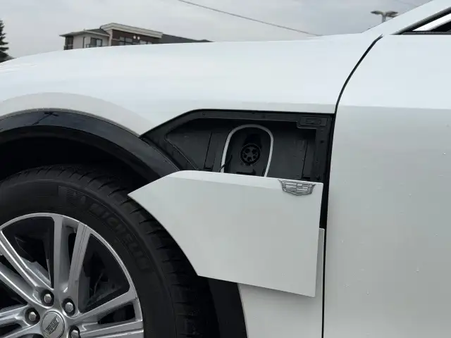 2024 Cadillac LYRIQ - Photo 11