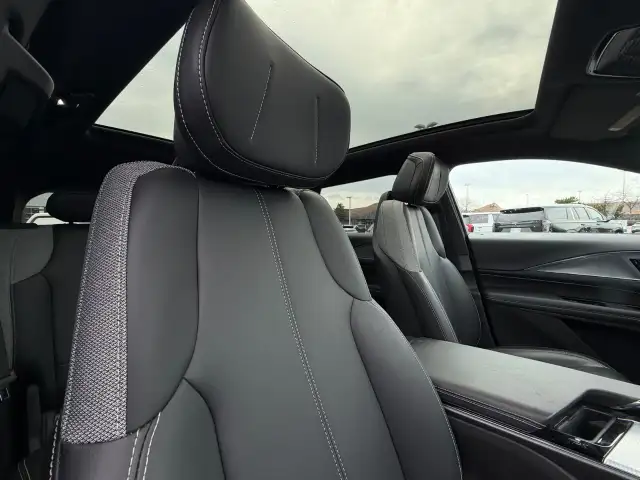 2024 Cadillac LYRIQ - Photo 23