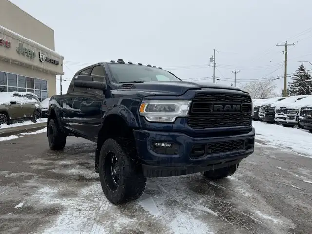 2022 Ram 3500 Laramie - Photo 9