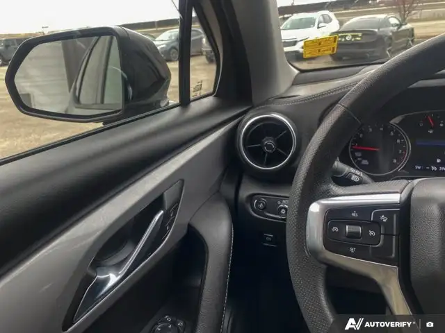 2025 Chevrolet Blazer LT | V6 | Hitch | Lane Keep Assist - Photo 21