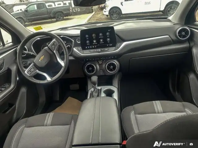2025 Chevrolet Blazer LT | V6 | Hitch | Lane Keep Assist - Photo 28