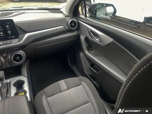 2025 Chevrolet Blazer LT | V6 | Hitch | Lane Keep Assist - Photo 29