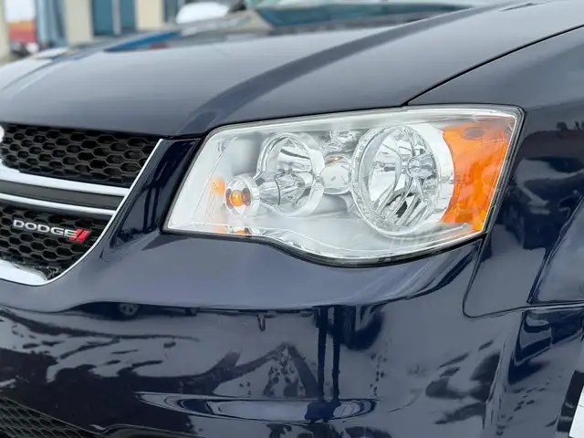 2012 Dodge Grand Caravan SXT - No Accidents - Cruise Control - Photo 3