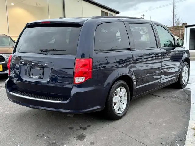 2012 Dodge Grand Caravan SXT - No Accidents - Cruise Control - Photo 6