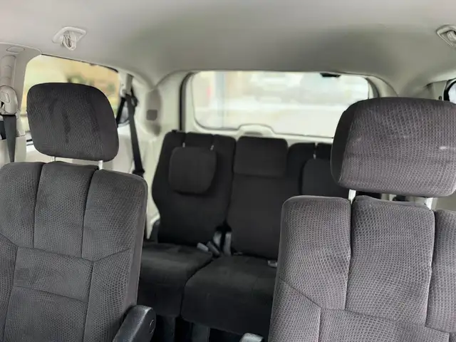 2012 Dodge Grand Caravan SXT - No Accidents - Cruise Control - Photo 9