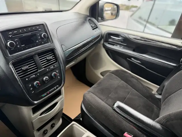 2012 Dodge Grand Caravan SXT - No Accidents - Cruise Control - Photo 13