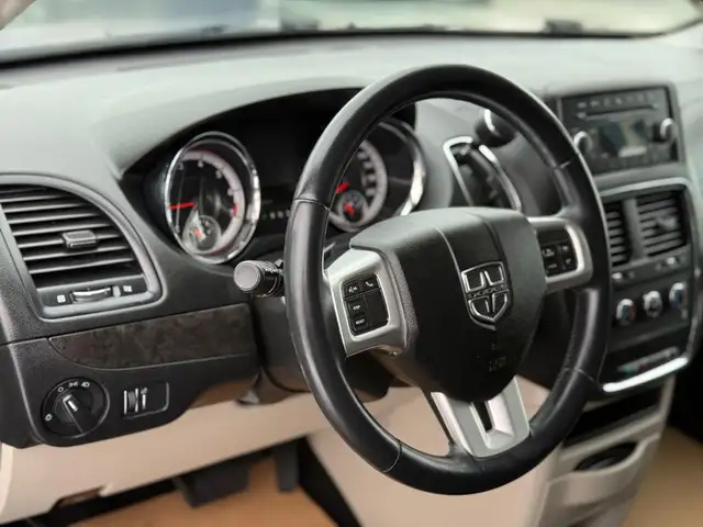 2012 Dodge Grand Caravan SXT - No Accidents - Cruise Control - Photo 18