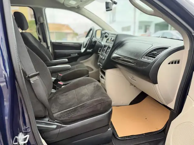 2012 Dodge Grand Caravan SXT - No Accidents - Cruise Control - Photo 24