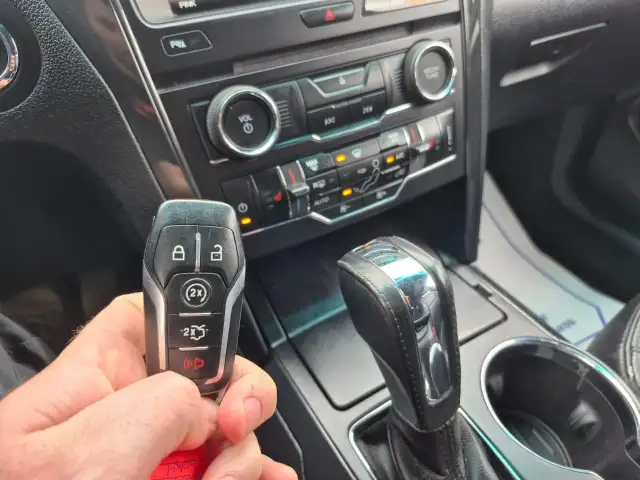 2016 Ford Explorer - Photo 11