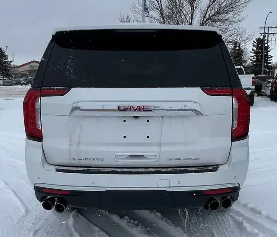 2023 GMC Yukon Denali 4WD - Photo 4