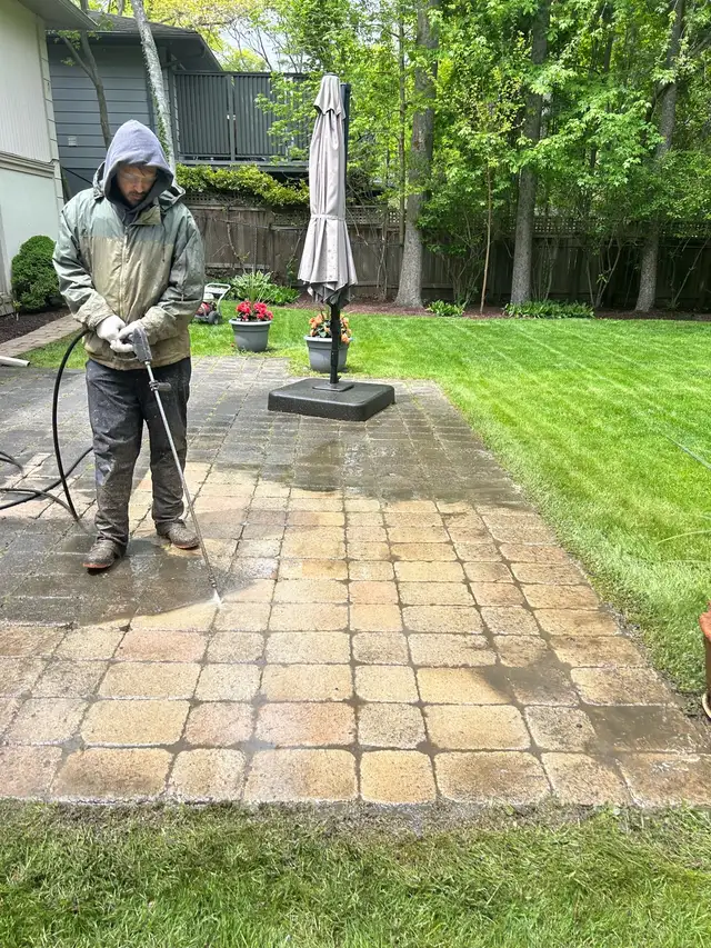POWER WASHING SERVICES - 30 years experience - Photo 6