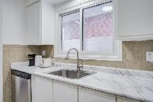 3 Bed 2 Bath House North York, Furnished, Free Wifi and parking - Photo 13