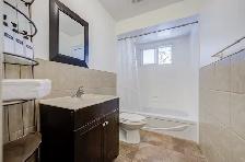 3 Bed 2 Bath House North York, Furnished, Free Wifi and parking - Photo 24