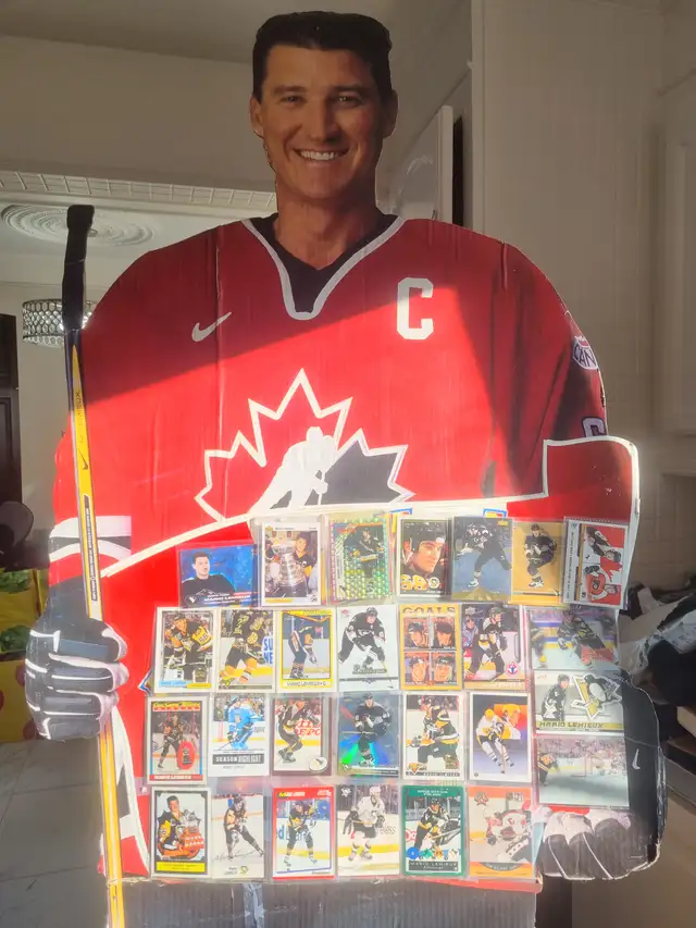 Carte de hockey et basball.des couteau rare.briquet zippo.avoir - Photo 2