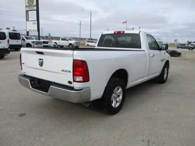 2015 RAM 1500 4WD Reg Cab 140.5' SLT - Photo 5