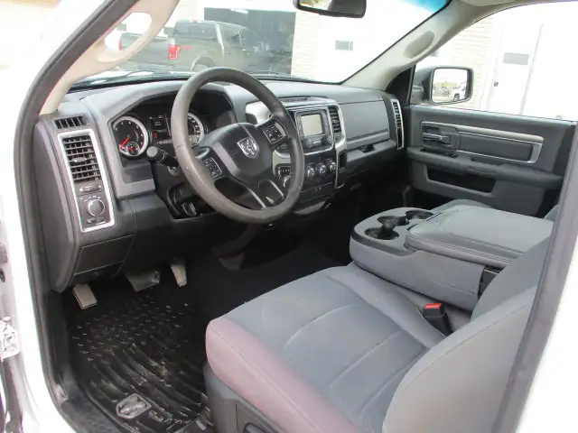 2015 RAM 1500 4WD Reg Cab 140.5' SLT - Photo 7