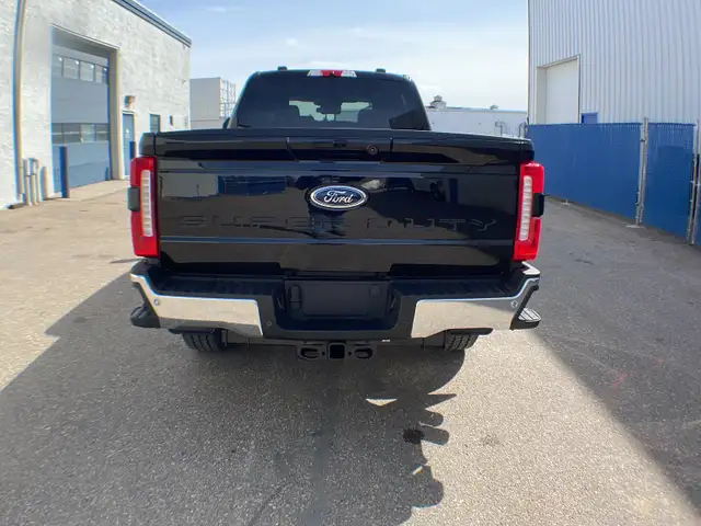 2026 Ford Super Duty F-350 SRW Lariat FX4 618A - Photo 4
