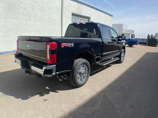 2026 Ford Super Duty F-350 SRW Lariat FX4 618A - Photo 5