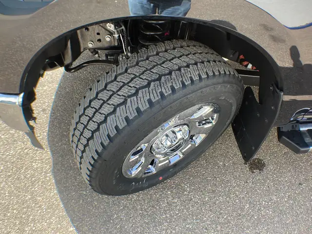 2026 Ford Super Duty F-350 SRW Lariat FX4 618A - Photo 10