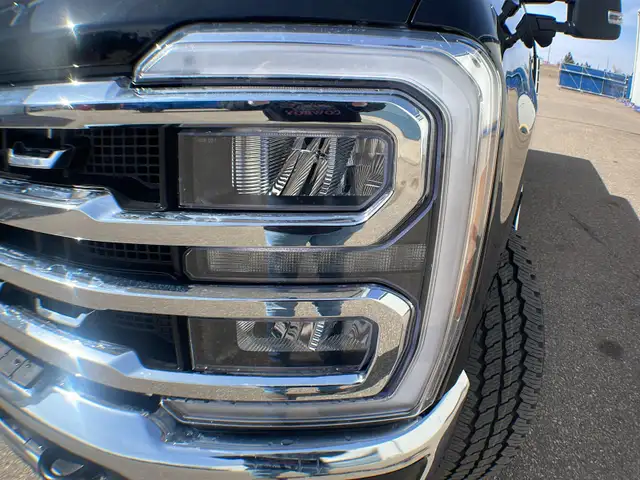 2026 Ford Super Duty F-350 SRW Lariat FX4 618A - Photo 12
