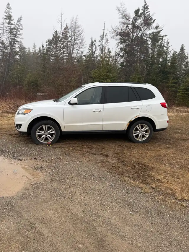 2012 Hyundai Santa Fe - Photo 2