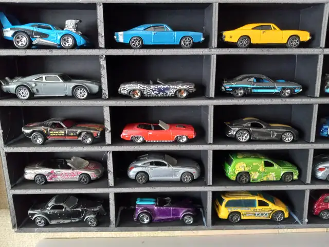 Hot Wheels  MOPAR Action Collection, 100 cars total - Photo 3