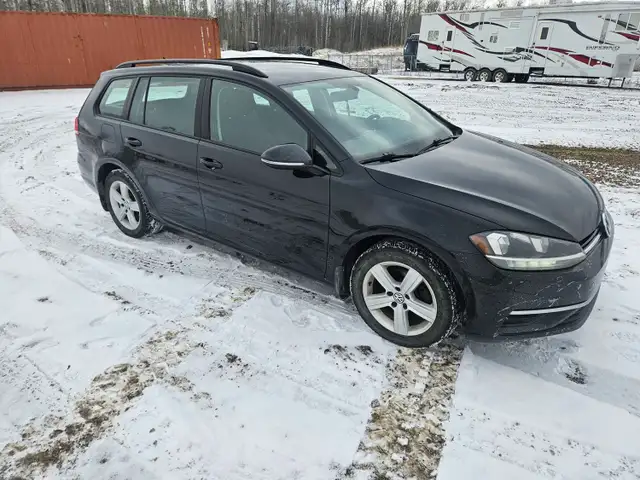 2018 Volkswagen Golf S 4Motion - Photo 2