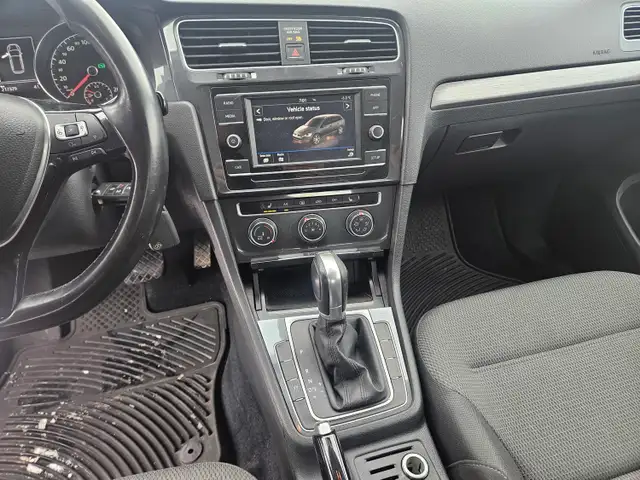 2018 Volkswagen Golf S 4Motion - Photo 16