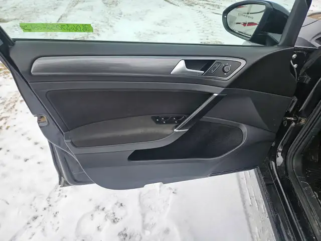 2018 Volkswagen Golf S 4Motion - Photo 19