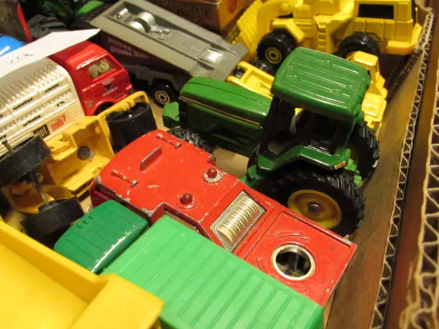 Hot Wheels cars, trucks and tractor collection,- 432 in total - Photo 4