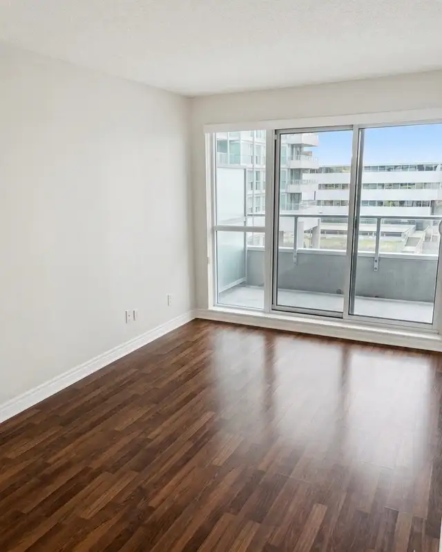 1BR   Rare Same Floor Locker @ STC – Parking Incl.