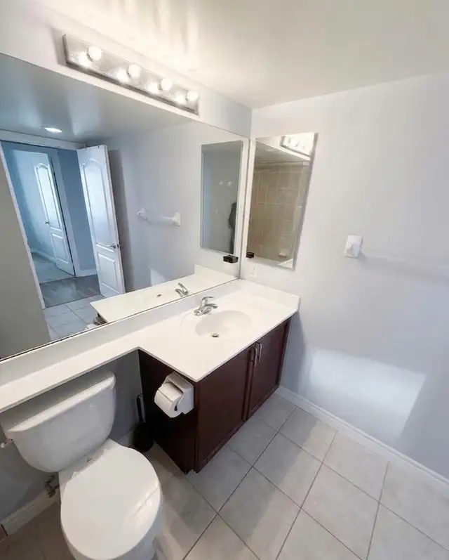 1BR   Rare Same Floor Locker @ STC – Parking Incl. - Photo 5