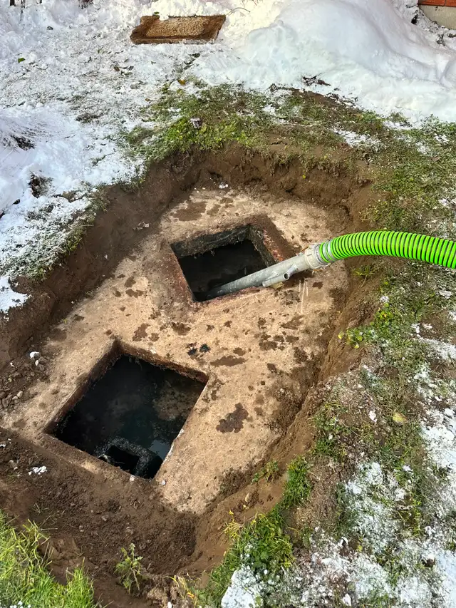 24/7 & Emergency Septic Pumping Services! - Photo 5