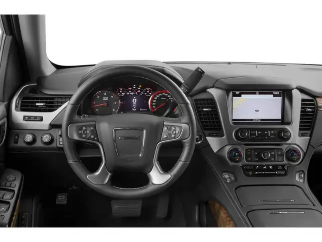 2017 GMC Yukon Denali - Photo 4