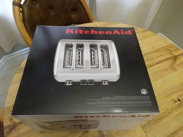 Kitchen Aid Brand new brushed SS 4 slice toaster - Photo 2