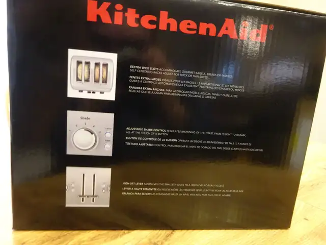 Kitchen Aid Brand new brushed SS 4 slice toaster - Photo 3